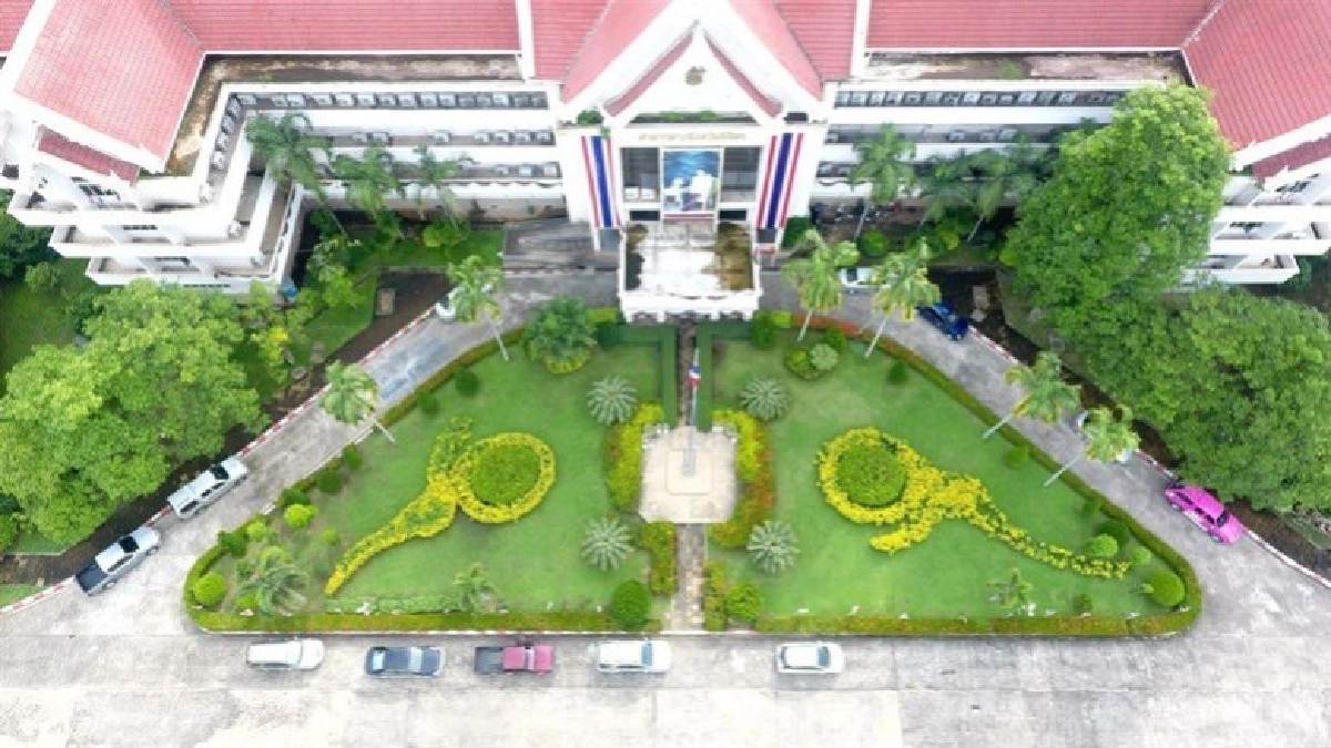 ศูนย์ราชการพิจิตรปลูกต้นดาวเรืองสัญลักษณ์เลข 9 ไทย