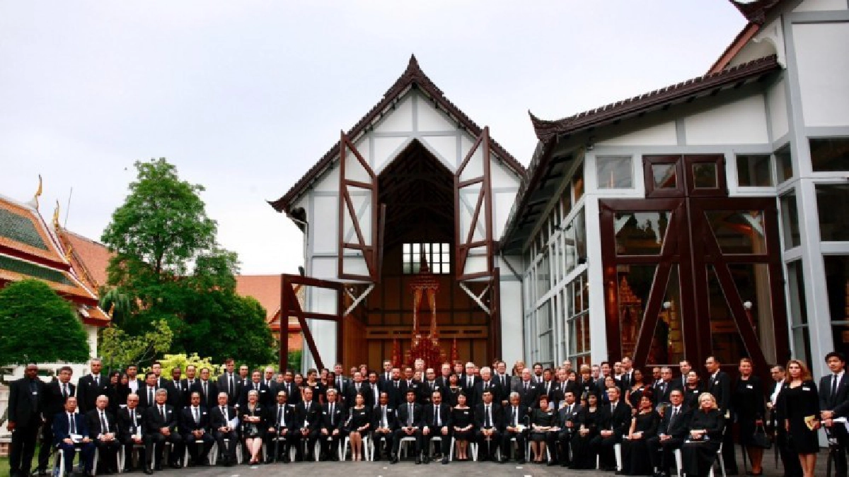 ทูต 65 ประเทศเยี่ยมชมจัดสร้างพระเมรุมาศ ร.9