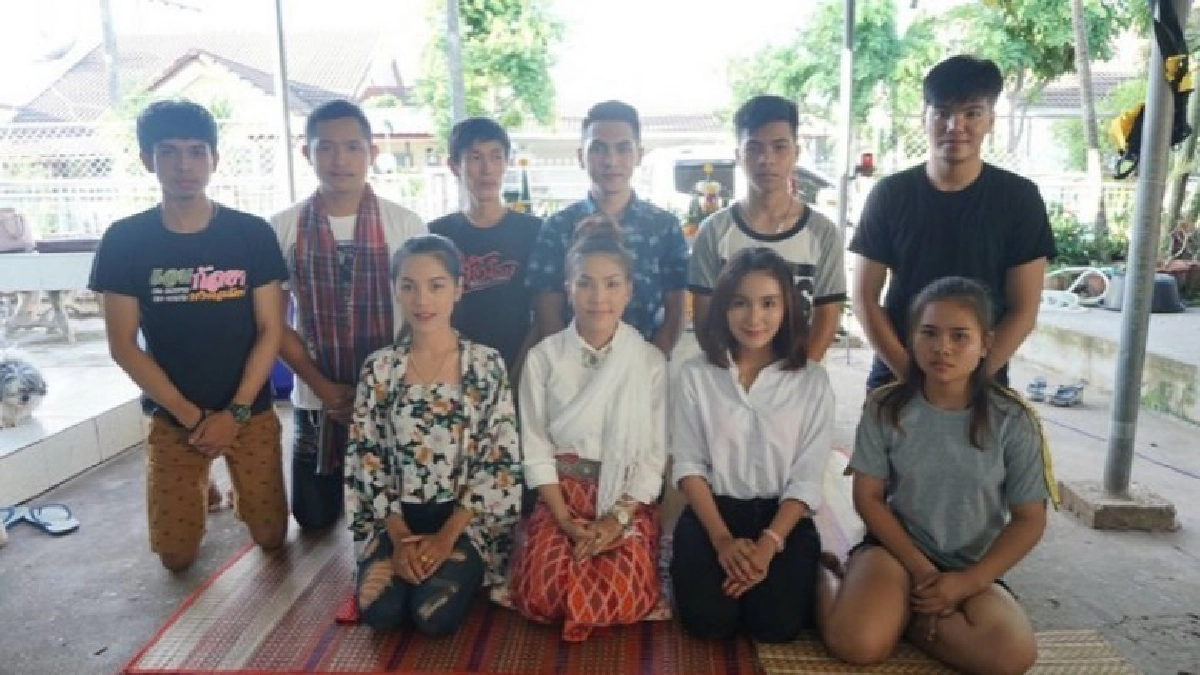 กุ้ง ลายไทย จัดพิธีประจำปี กุ้ง ลายไทย จัดพิธีประจำปี