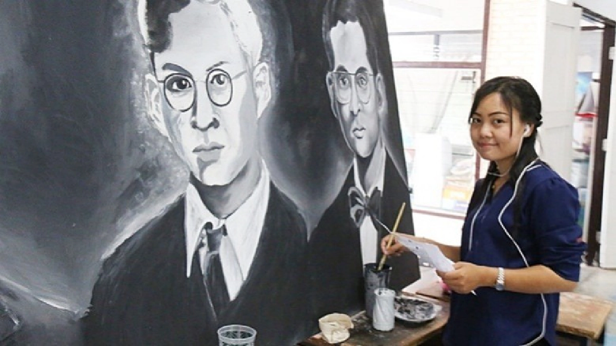 ร่วมใจวาดภาพพระบรมสาทิสลักษณ์น้อมถวายอาลัย ร.9