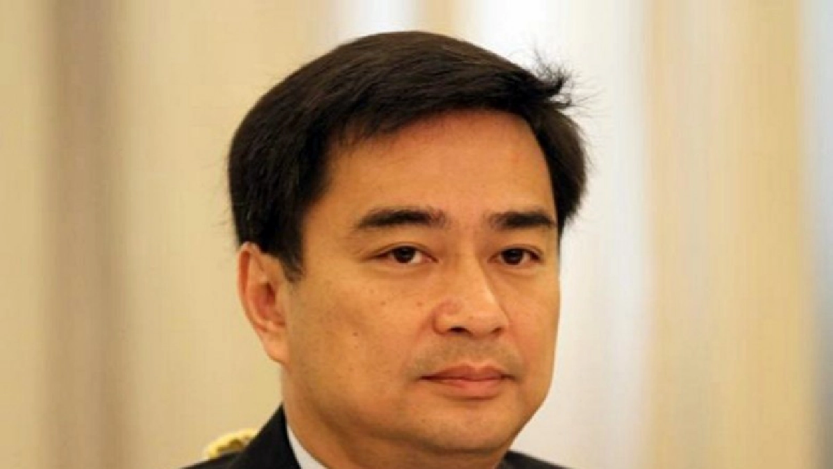 "มาร์ค" แนะ รบ. ทบทวนหลักคิดกฎหมาย