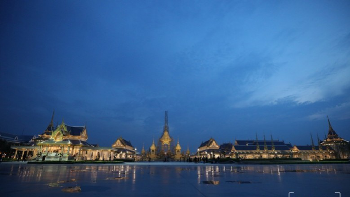 ความงดงามของพระเมรุมาศ-อาคารประกอบยามค่ำคืน (ภาพชุด)