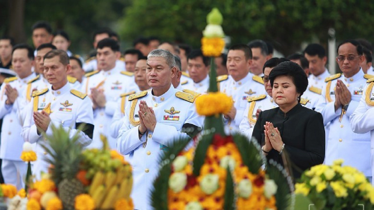 ผบ.ทอ.เป็นประธานพิธีบวงสรวงพระเมรุมาศจำลอง ผบ.ทอ.เป็นประธานพิธีบวงสรวงพระเมรุมาศจำลอง