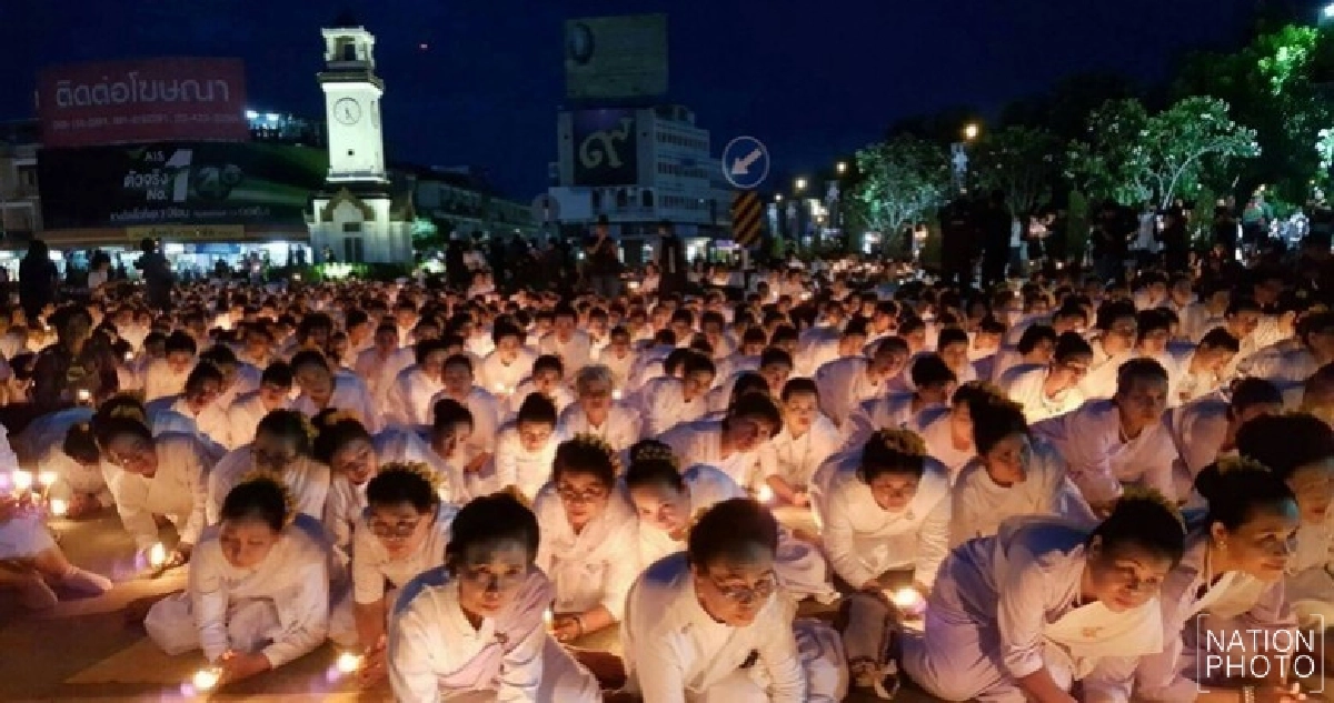 ลำปางฟ้อนเทียนถวายความอาลัย ‘ในหลวงรัชกาลที่ 9’ ลำปางฟ้อนเทียนถวายความอาลัย ‘ในหลวงรัชกาลที่ 9’