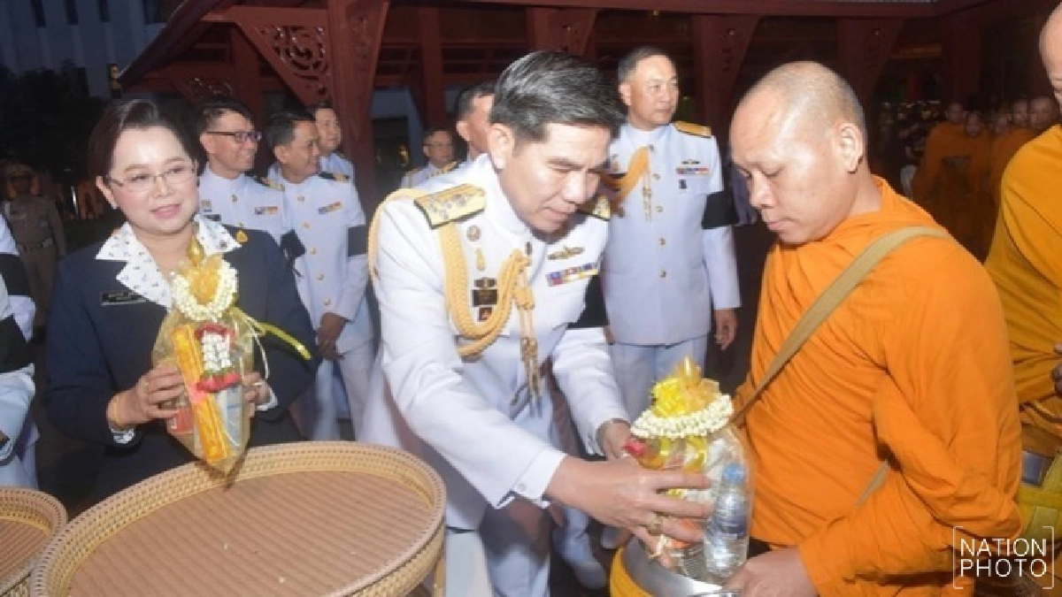 เหล่าทัพจัดพิธีบำเพ็ญกุศลครบรอบ 1 ปี วันสวรรคต ‘ร.9’