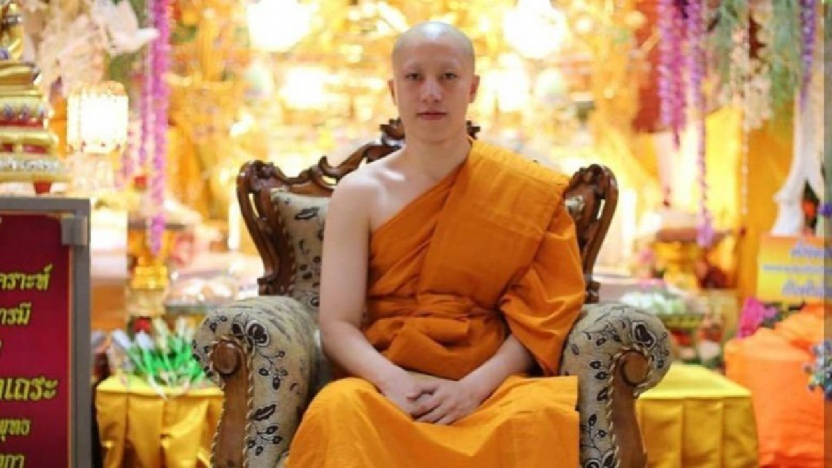 'ซีดี เดอะสตาร์' บวชถวายแด่ในหลวงรัชกาลที่๙ และบุพการี 'ซีดี เดอะสตาร์' บวชถวายแด่ในหลวงรัชกาลที่๙ และบุพการี