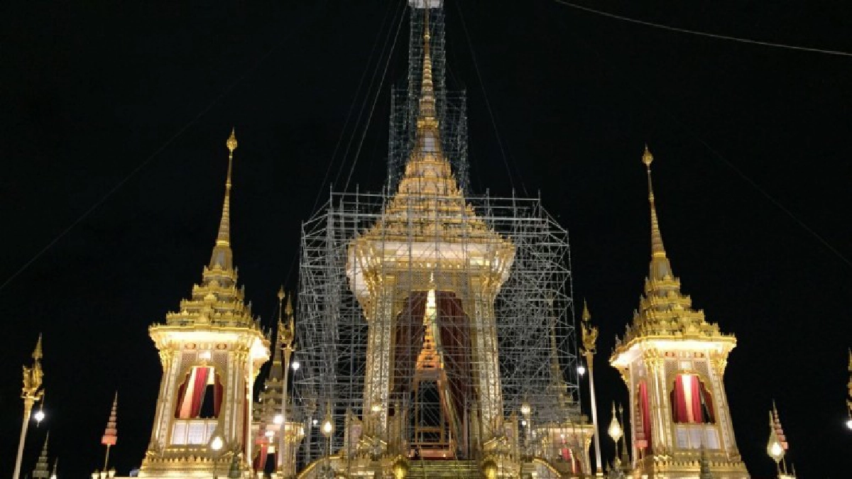 เร่งรื้อนั่งร้านพระเมรุมาศเสร็จ20ตค.