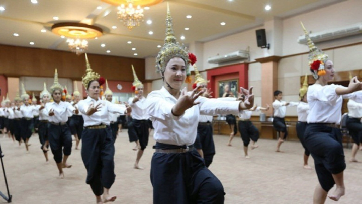 มรส.แสดงมหรสพพิธีถวายดอกไม้จันทน์ถวายในหลวงร.9