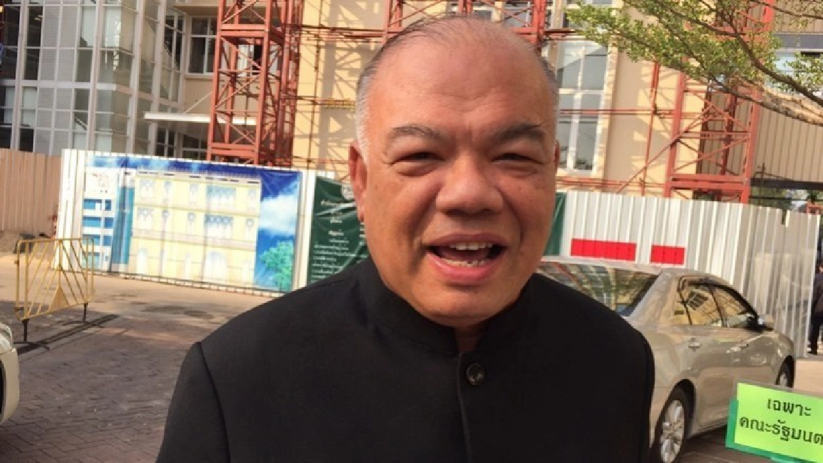 "ปลัดมท." เผยพระเมรุมาศจำลองเสร็จแล้ว 100 เปอร์เซ็นต์