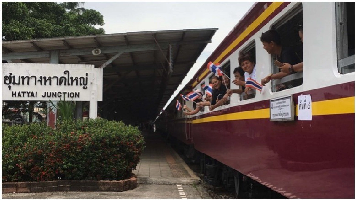 รถไฟไทยขบวนพิเศษช่วยปชช.เดินทางเข้ากรุงถวายพระเพลิงพระศพ ฟรี