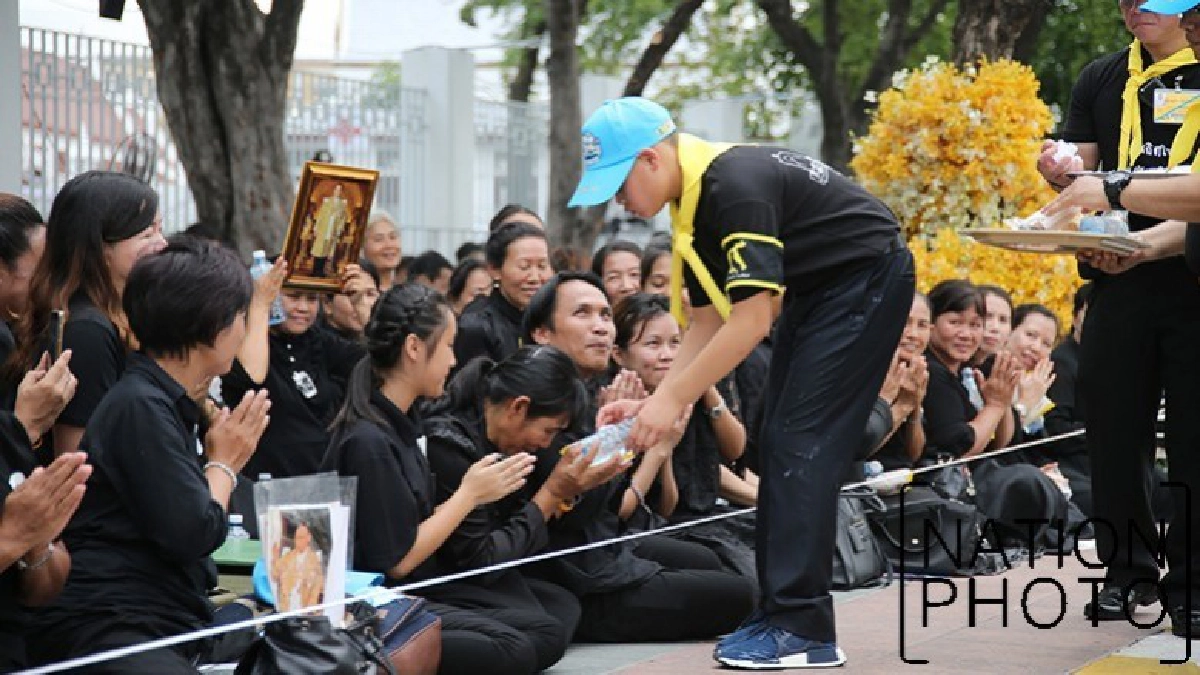 พระองค์ทีฯ ทรงร่วมกิจกรรมจิตอาสาถวายเป็นพระราชกุศลในหลวง ร.9 พระองค์ทีฯ ทรงร่วมกิจกรรมจิตอาสาถวายเป็นพระราชกุศลในหลวง ร.9