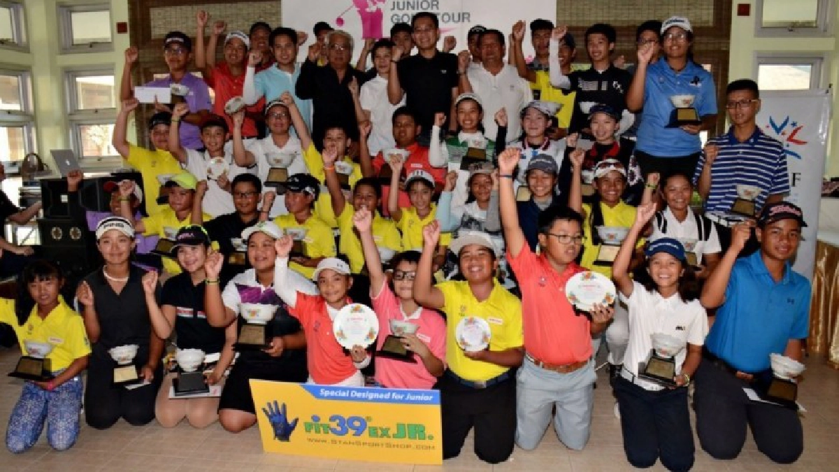 ธนพล-ปัญชลิกา แชมป์ปิดฤดูกอล์ฟทรูวิชั่นส์-สิงห์ จูเนียร์ ธนพล-ปัญชลิกา แชมป์ปิดฤดูกอล์ฟทรูวิชั่นส์-สิงห์ จูเนียร์