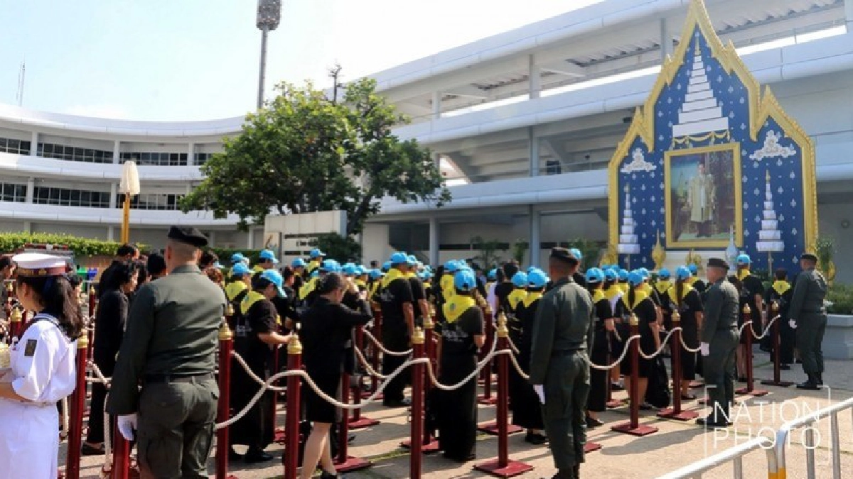 ปชช.ถวายดอกไม้จันทน์แน่นสนามกีฬาไทย-ญี่ปุ่นดินแดง ปชช.ถวายดอกไม้จันทน์แน่นสนามกีฬาไทย-ญี่ปุ่นดินแดง