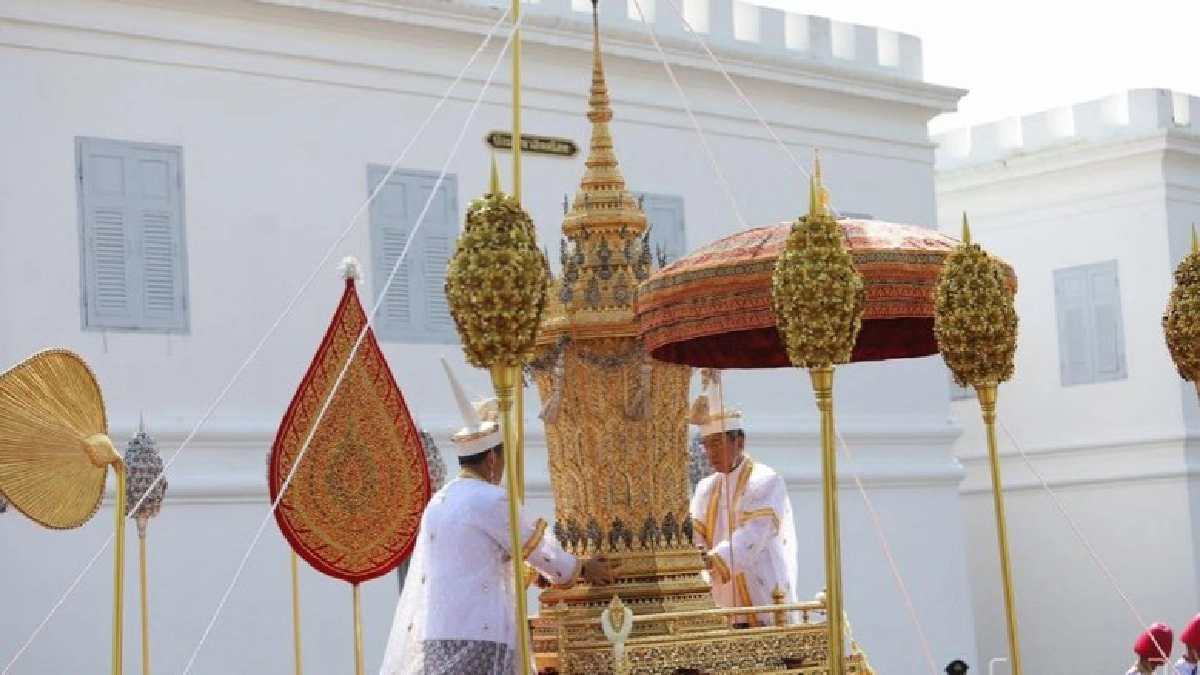 สื่อทั่วโลกเสนอข่าวพระราชพิธีถวายพระเพลิงพระบรมศพ สื่อทั่วโลกเสนอข่าวพระราชพิธีถวายพระเพลิงพระบรมศพ