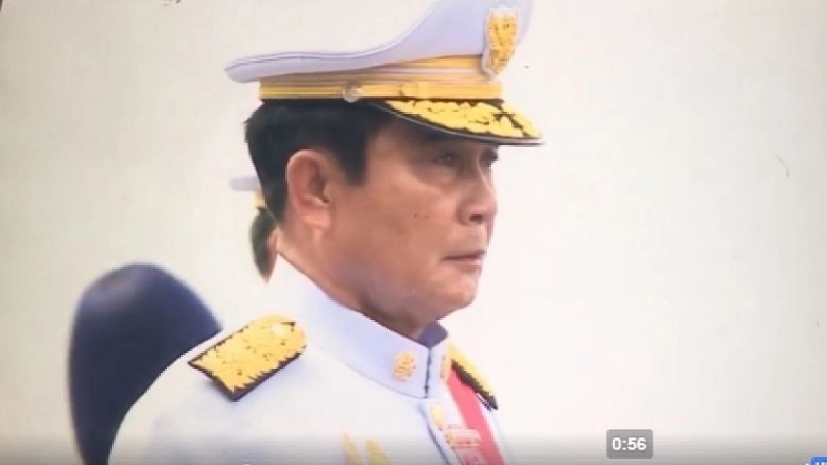 สุดกลั้น "ประยุทธ์" หลั่งน้ำตา ร่วมขบวนอัญเชิญพระบรมโกศ สุดกลั้น "ประยุทธ์" หลั่งน้ำตา ร่วมขบวนอัญเชิญพระบรมโกศ