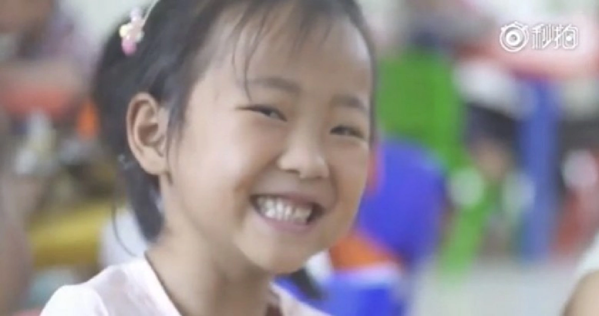 สุดแกร่ง !! หนูน้อย 6 ขวบเลี้ยงดูคนทั้งครอบครัว