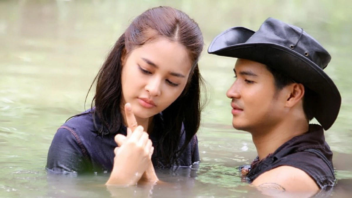 'ไมค์-ปุ๊กลุก' โชว์หวานสะท้านคุ้งน้ำ 'ไมค์-ปุ๊กลุก' โชว์หวานสะท้านคุ้งน้ำ