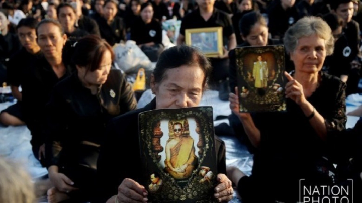 โพลเผย “คนไทย” สุขที่ได้แสดงความจงรักภักดี โพลเผย “คนไทย” สุขที่ได้แสดงความจงรักภักดี