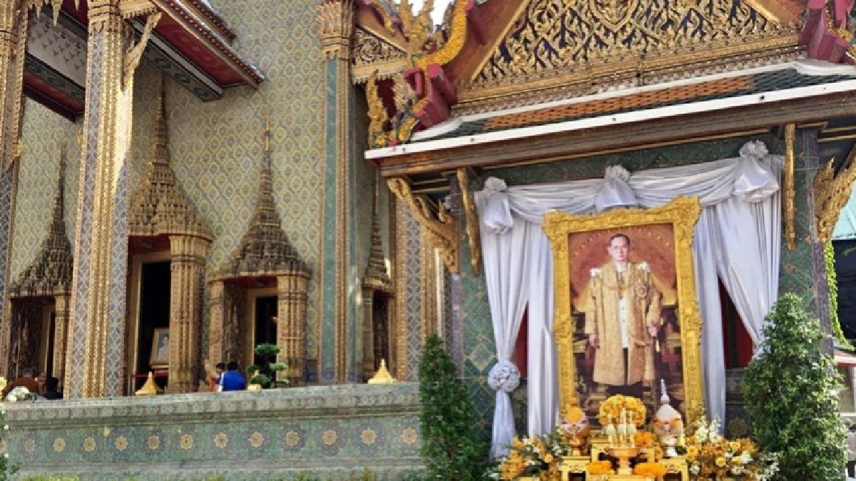 ปชช.กราบพระบรมสรีรางคาร ร.9 แน่นวัดราชบพิธฯ ปชช.กราบพระบรมสรีรางคาร ร.9 แน่นวัดราชบพิธฯ