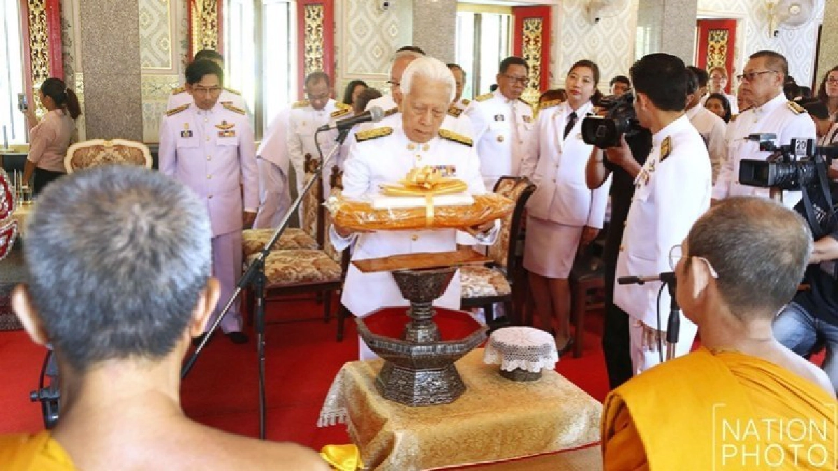 (ภาพชุด) มธ. ร่วมถวายผ้าพระกฐินแรกของ ร.10