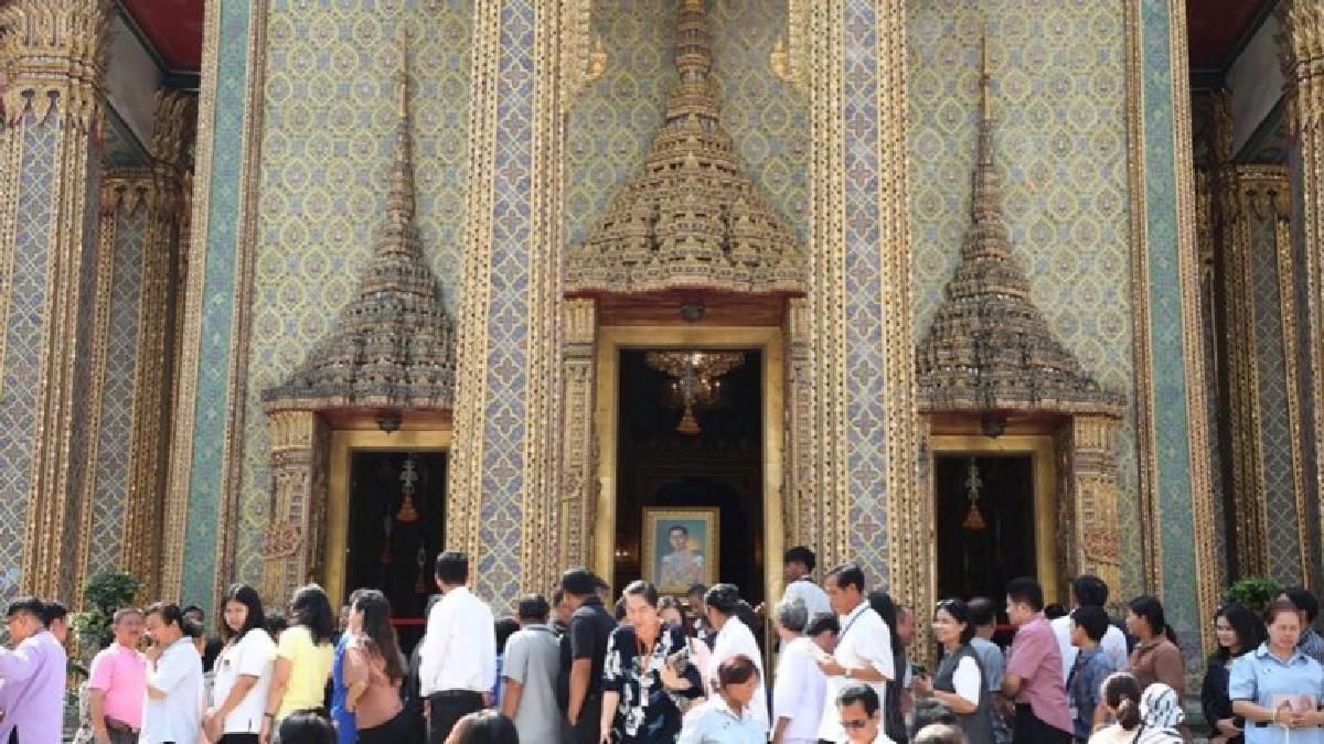 จัดทีมแพทย์ดูแลปชช.สักการะพระบรมราชสรีรางคารในหลวงร.9