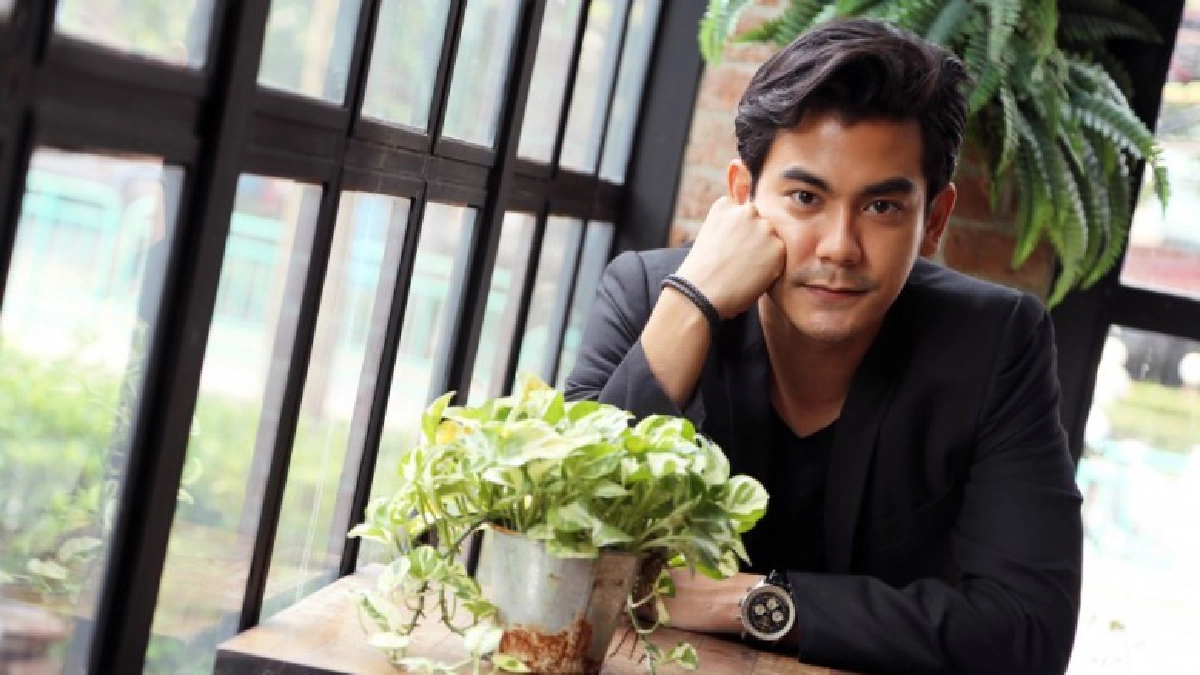 มาทำความรู้จักโลกส่วนตัวของผู้ชายชื่อ 'ฌอห์ณ' มาทำความรู้จักโลกส่วนตัวของผู้ชายชื่อ 'ฌอห์ณ'