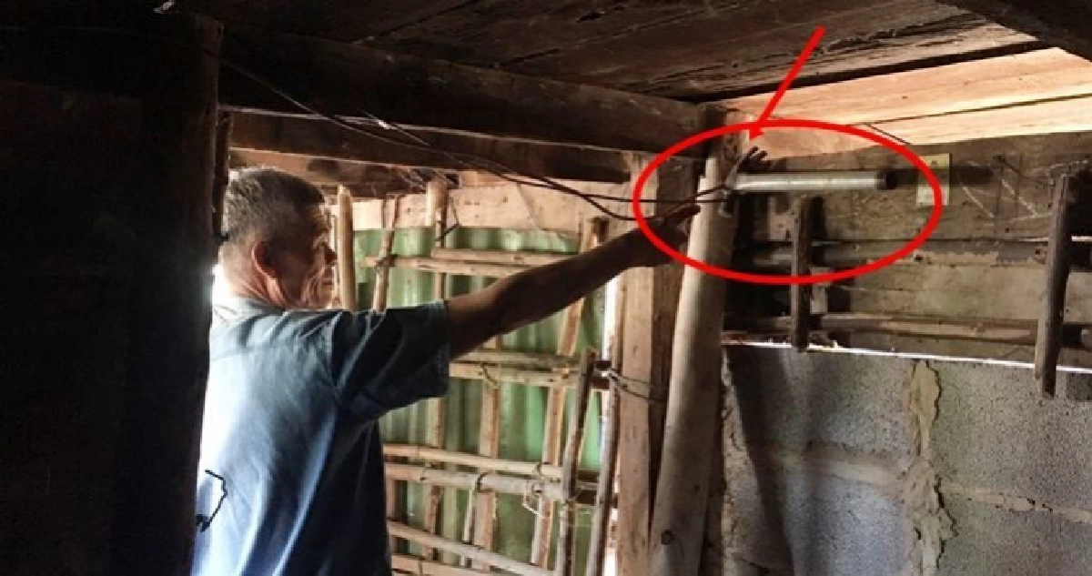 หนุ่มวัย41ใช้ค้อนถอนตะปูพลาดโดนสายไฟถูกช็อตดับ หนุ่มวัย41ใช้ค้อนถอนตะปูพลาดโดนสายไฟถูกช็อตดับ