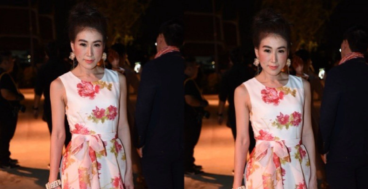 ‘เอิร์น’เชื่อใจ ‘ดราฟ’ สามี ไม่นอกลู่ (คลิป) ‘เอิร์น’เชื่อใจ ‘ดราฟ’ สามี ไม่นอกลู่ (คลิป)
