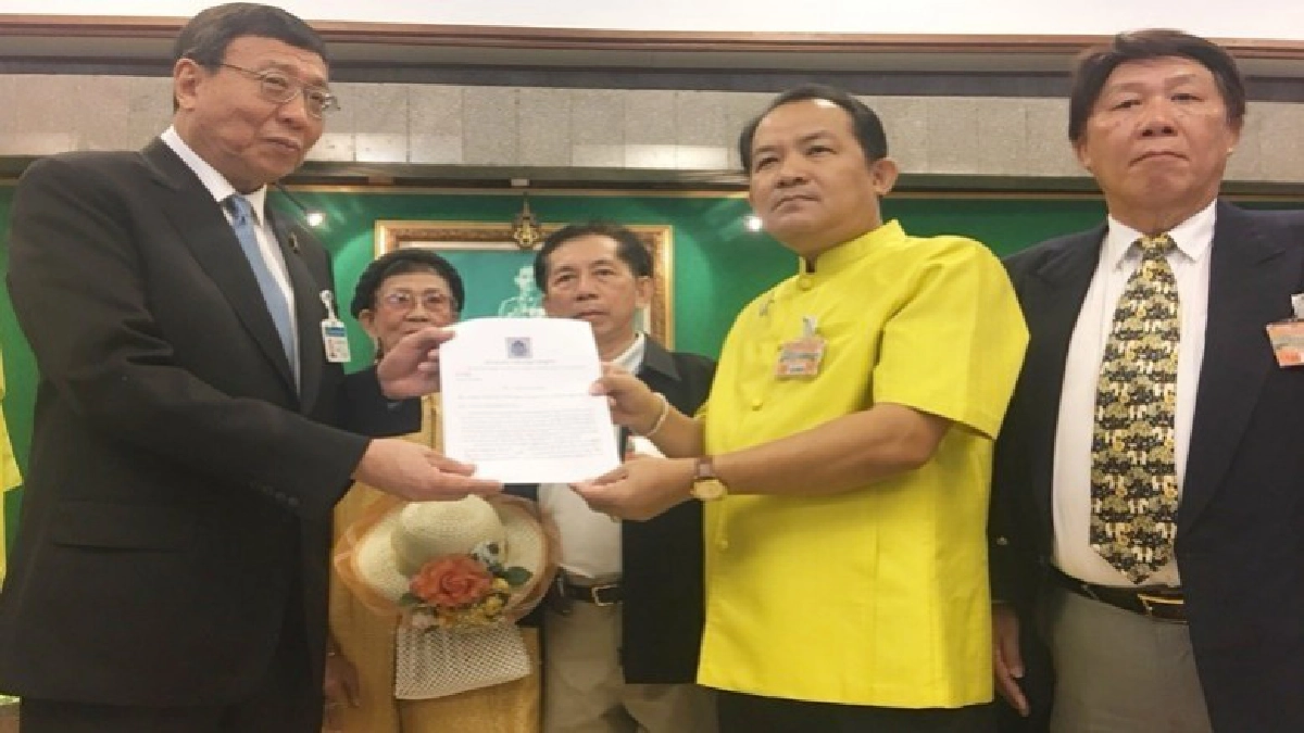 "ศรีสุวรรณ"ยื่นสนช.ปฏิรูปศาล "ศรีสุวรรณ"ยื่นสนช.ปฏิรูปศาล