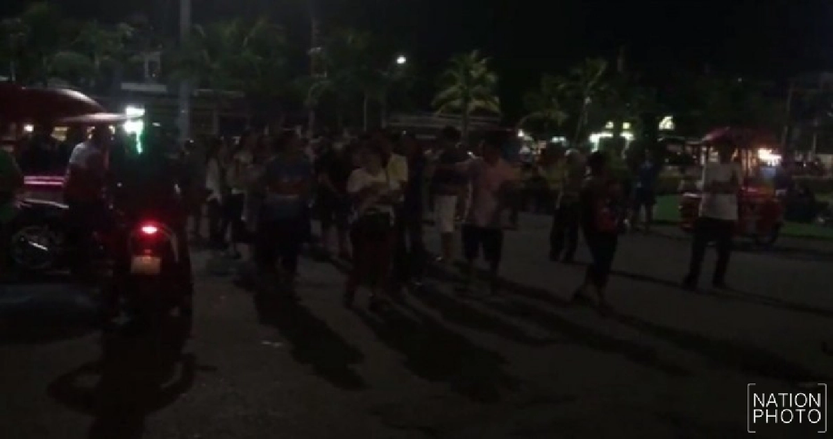 ชลบุรีสลายการชุมไล่ผู้ว่าฯ หลังรู้ข่าวโดนย้าย