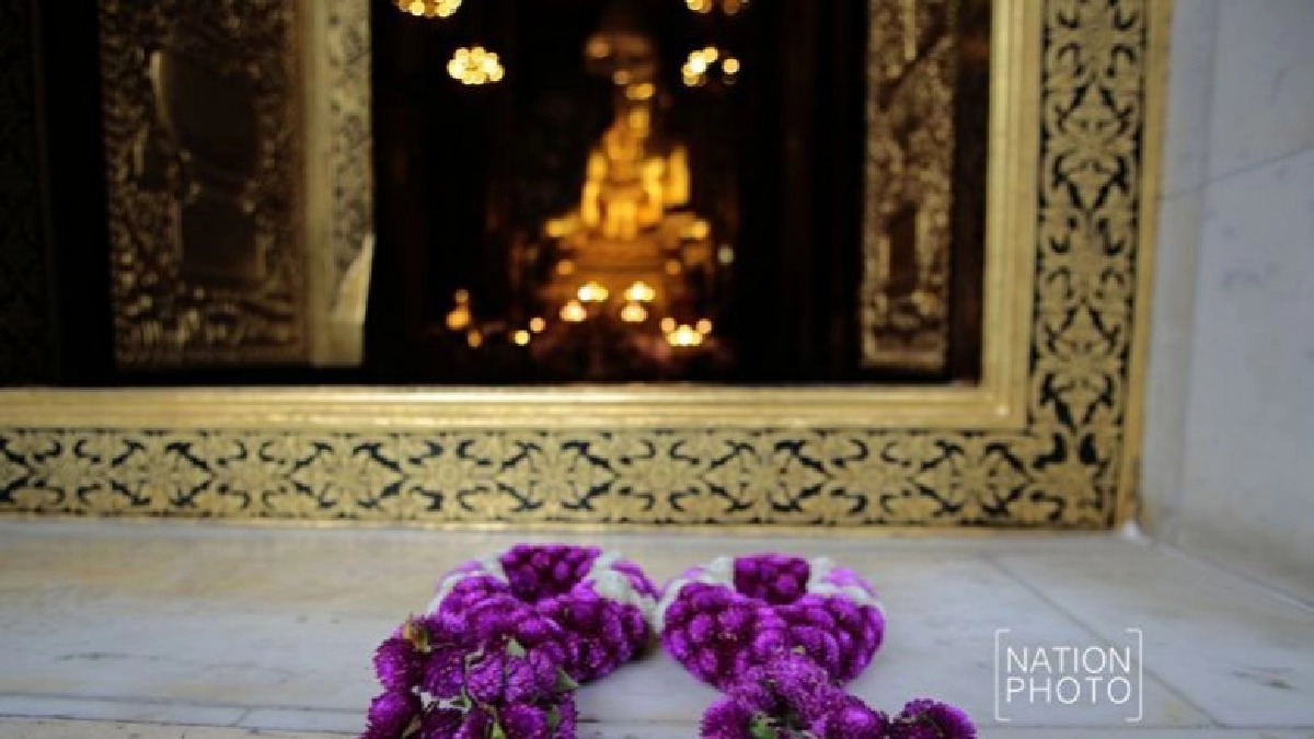 ปชช.เข้ากราบพระบรมราชสรีรางคาร ร.9 วัดบวรฯ (ภาพชุด)