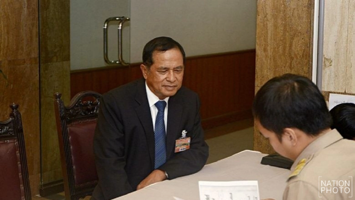 "พล.ต.อ.วรพงษ์-ประชา เตรัตน์" โผล่สมัคร กกต. 