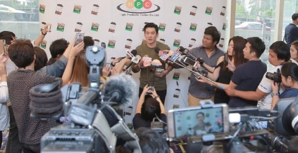 'ชาคริต' ปั๊มเงินเปิดธุรกิจใหม่ เพื่ออนาคต 'น้องโพธิ' 'ชาคริต' ปั๊มเงินเปิดธุรกิจใหม่ เพื่ออนาคต 'น้องโพธิ'