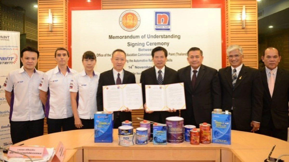 ปั้นเด็กช่างอาชีวะสู่ "ช่างสีรถยนต์" 