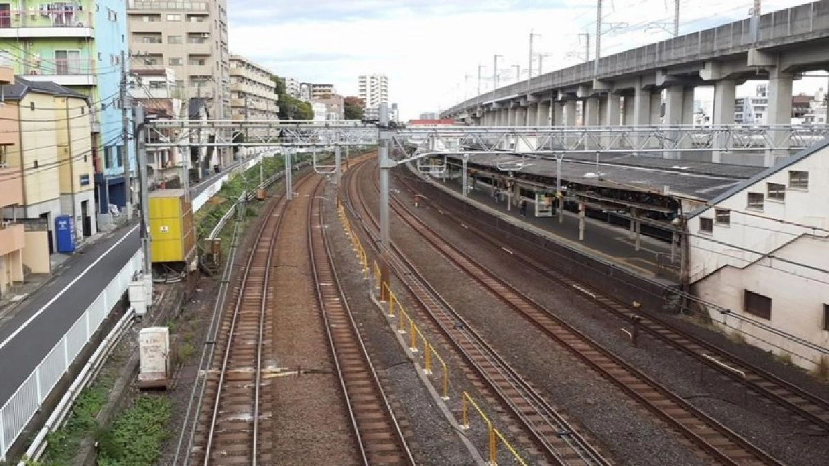 รถไฟญี่ปุ่น ‘ขอโทษ’ ออกก่อนเวลา  20 วินาที