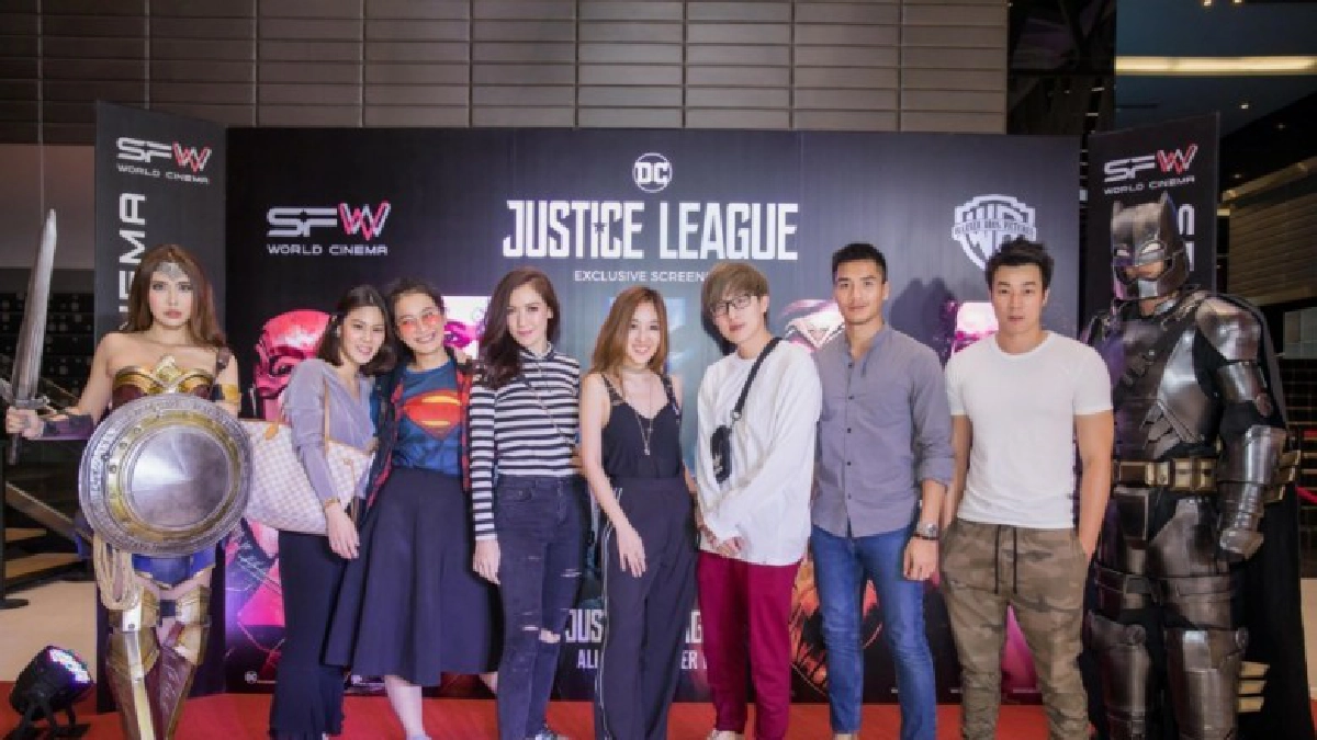 เก็บตกชุดคอสเพลล์ในงาน 'Justice League จัสติซ ลีก' เก็บตกชุดคอสเพลล์ในงาน 'Justice League จัสติซ ลีก'