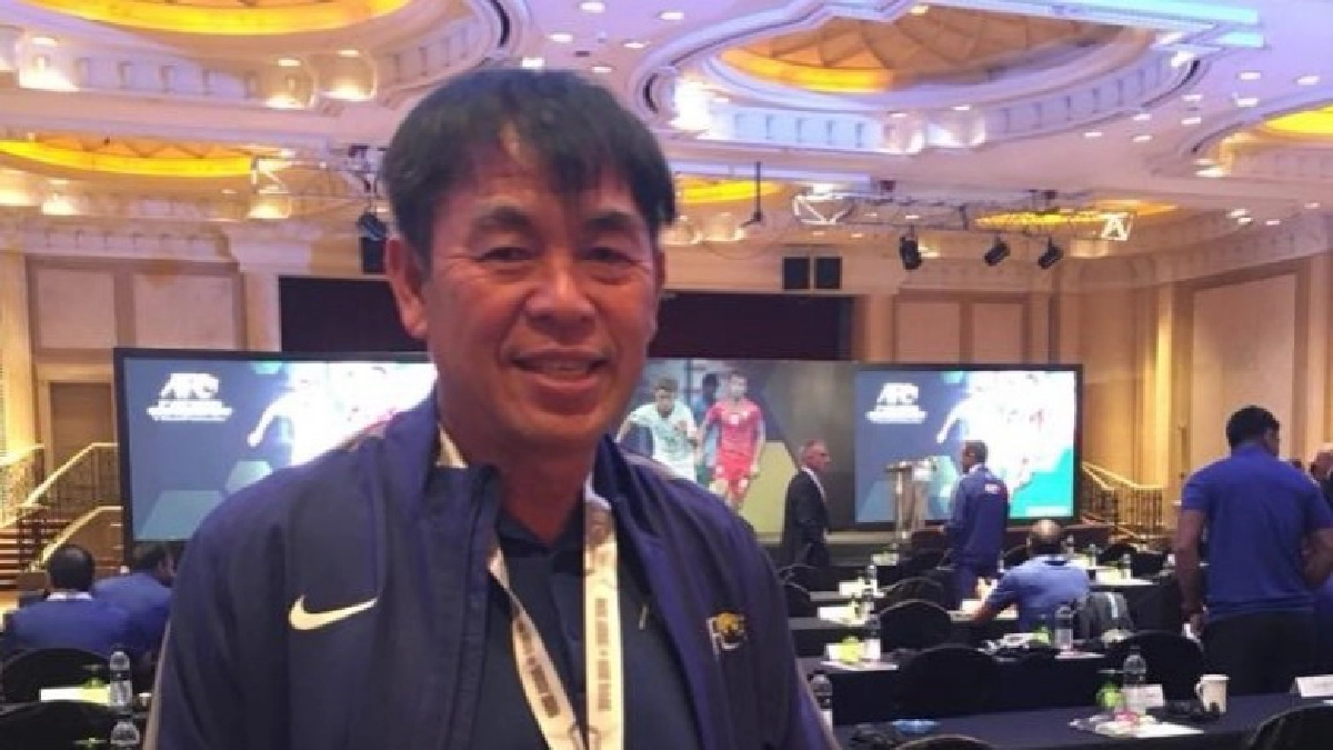 “โค้ชเฮง” หาวิธีพัฒนาลูกหนังไทย “โค้ชเฮง” หาวิธีพัฒนาลูกหนังไทย