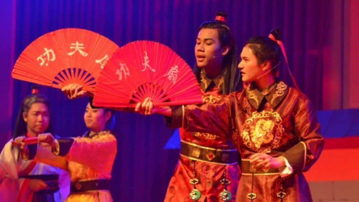นักศึกษาจีนวิทยา มฟล. โชว์เหนือ จัดละครเวทีภาษาจีน