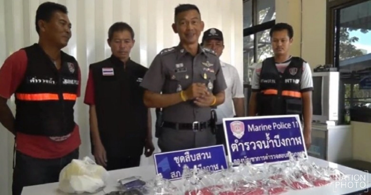 ตร.บึงกาฬขับรถไล่ล่าแก๊งค้ายายึดยาบ้า 7,821 เม็ด