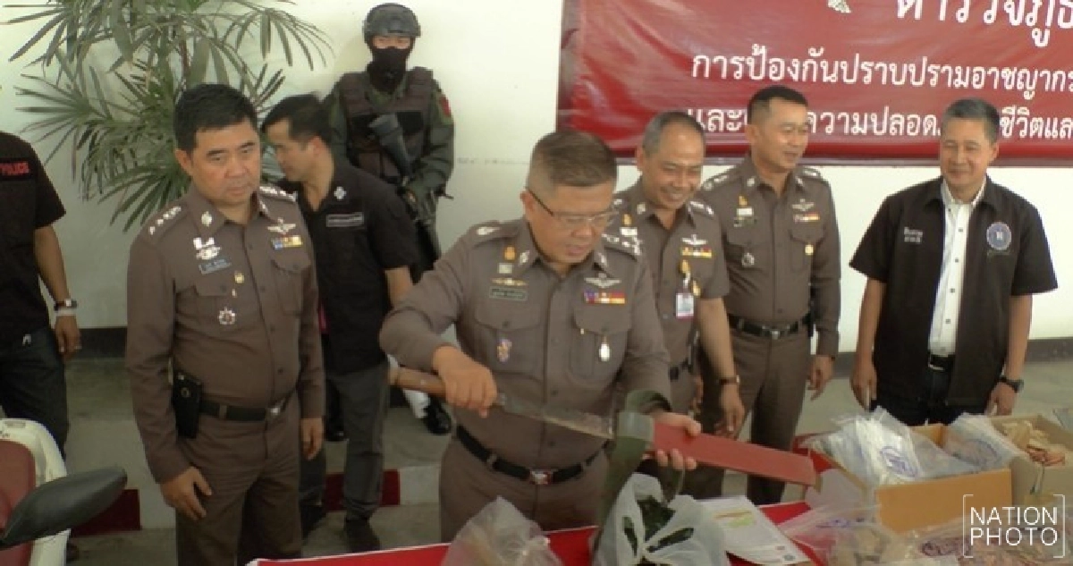 รวบแล้วมือฟันสาวเปลือยมือ-นิ้วขาด