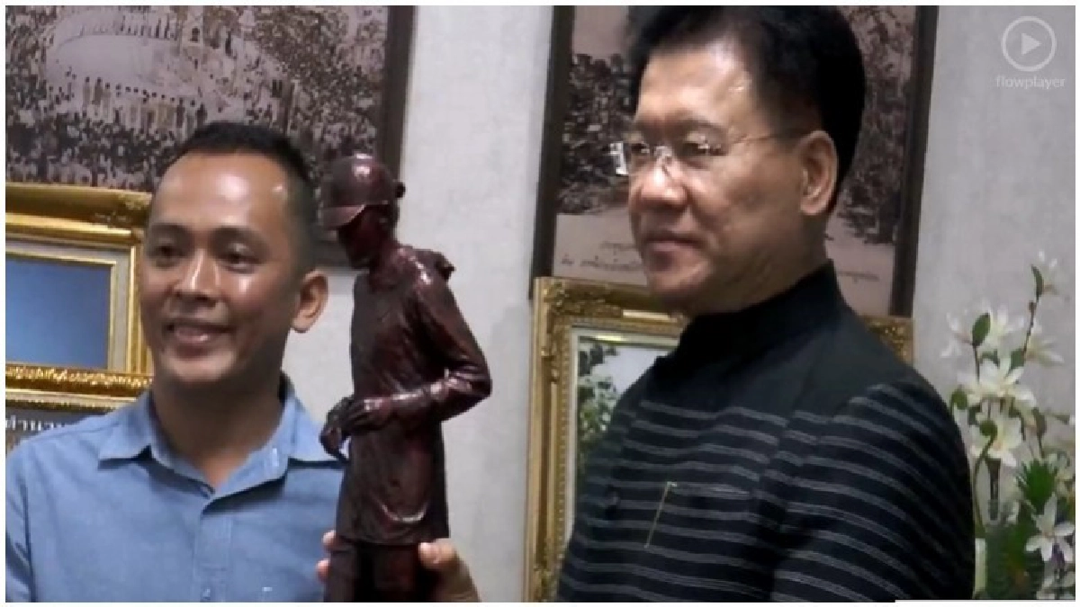 ประทับใจ!! ศิลปินโคราช ปั้นหุ่น“พี่ตูน”ราวกับมีชีวิต ประทับใจ!! ศิลปินโคราช ปั้นหุ่น“พี่ตูน”ราวกับมีชีวิต