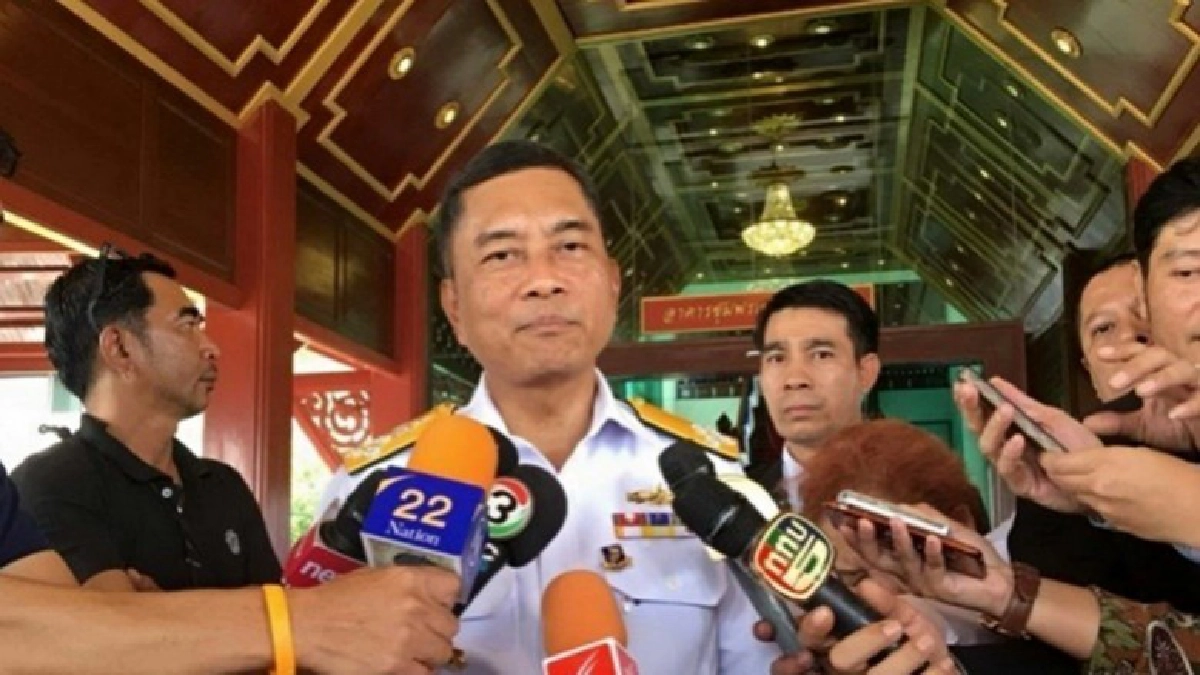 "ผบ.ทร." โยน ปธ.สโมสร ราชนาวี สอบนักเตะล้มบอล "ผบ.ทร." โยน ปธ.สโมสร ราชนาวี สอบนักเตะล้มบอล