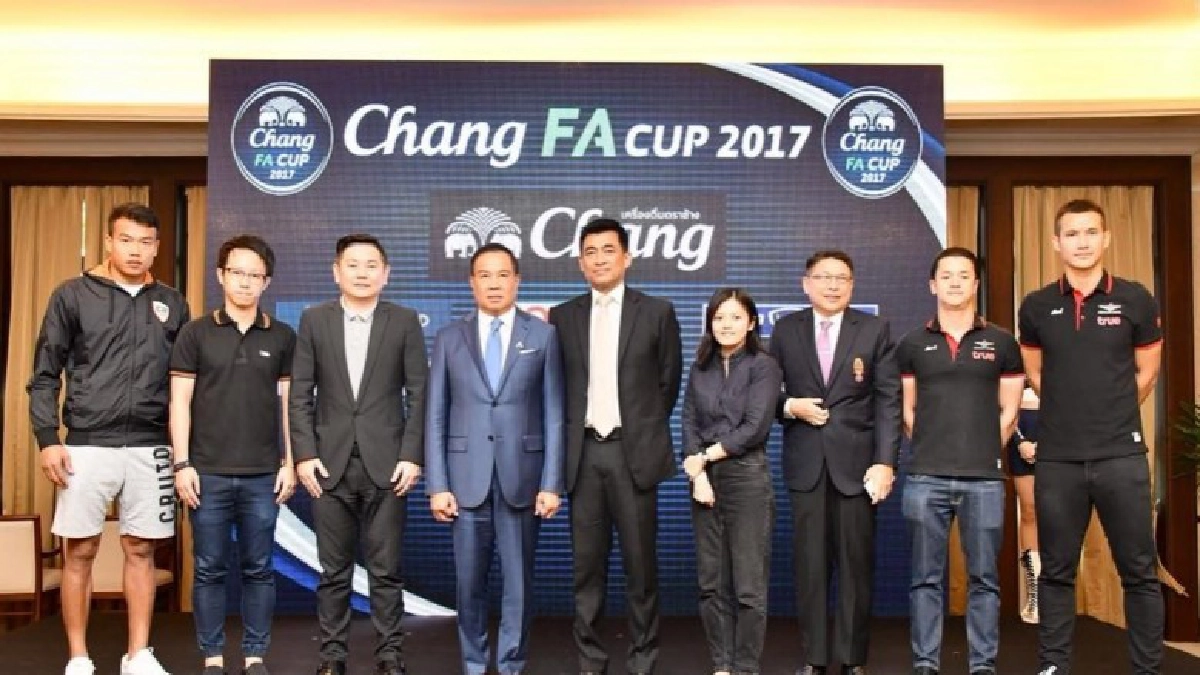 นายกฯแถลงข่าวก่อนศึกช้างเอฟเอคัพ2017รอบชิงฯ นายกฯแถลงข่าวก่อนศึกช้างเอฟเอคัพ2017รอบชิงฯ