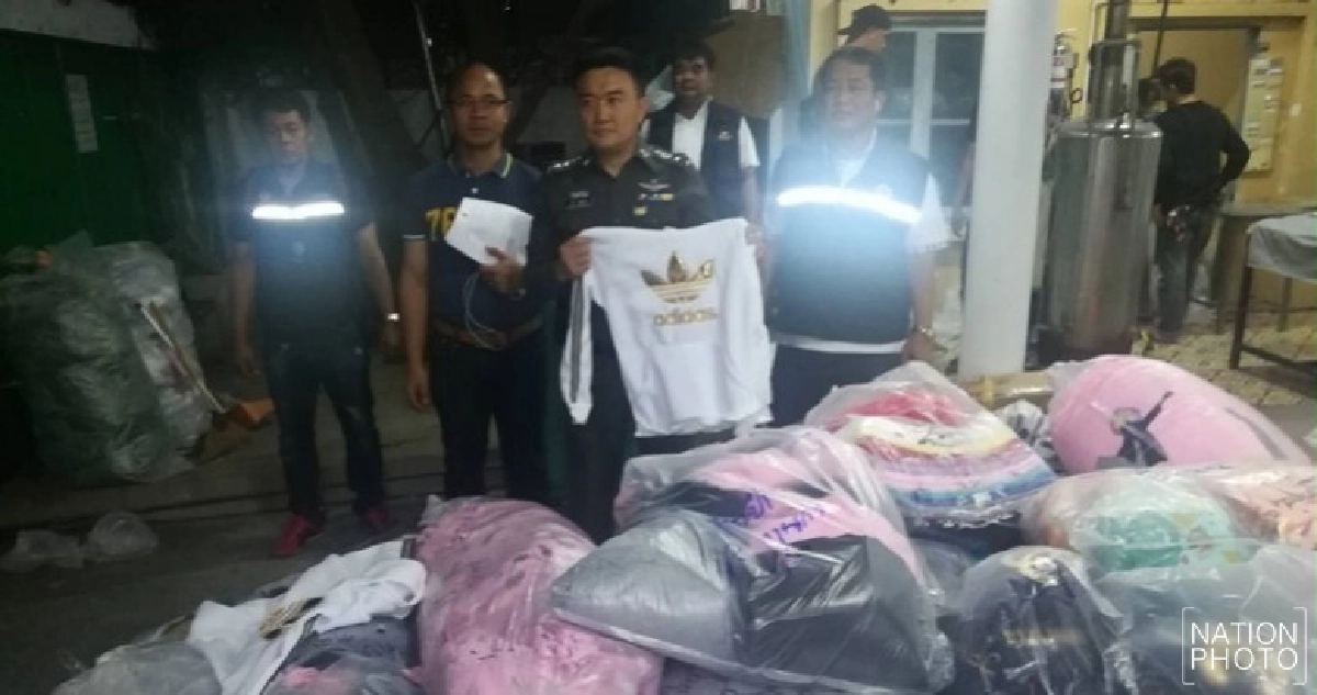 จับเสื้อผ้า-อุปกรณ์ปลอมแบรนด์ดังมูลค่า 5 ล้าน จับเสื้อผ้า-อุปกรณ์ปลอมแบรนด์ดังมูลค่า 5 ล้าน