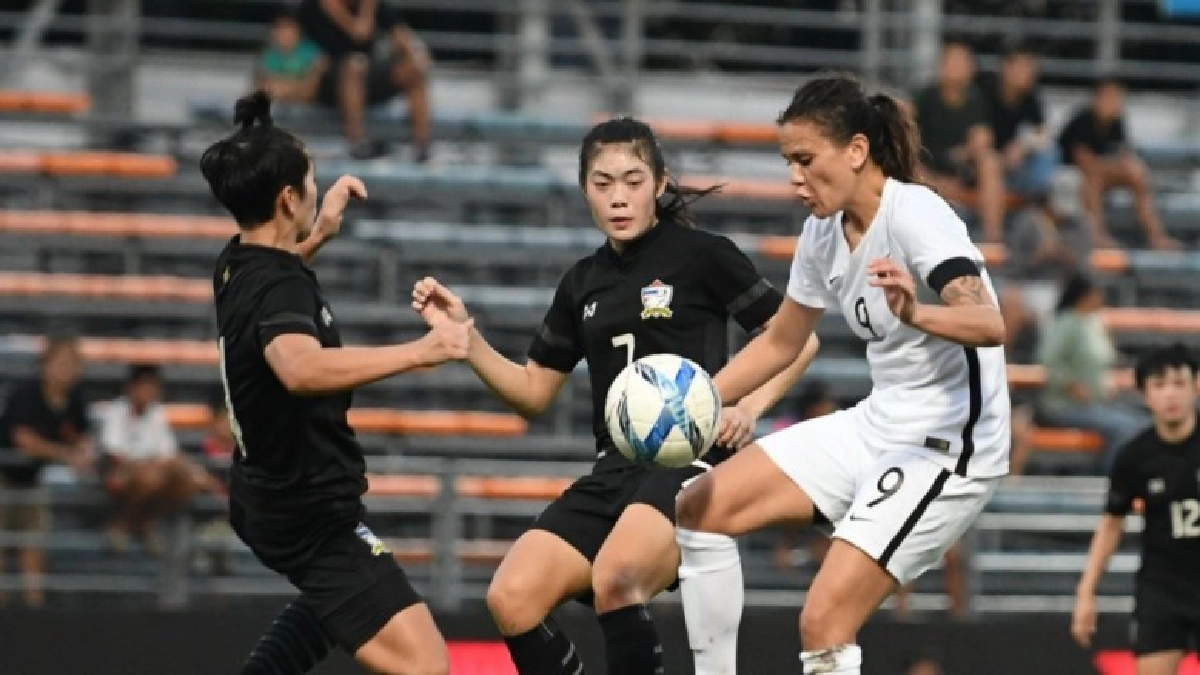 แข้งสาวไทยยันเจ๊านิวซีแลนด์ 0-0 