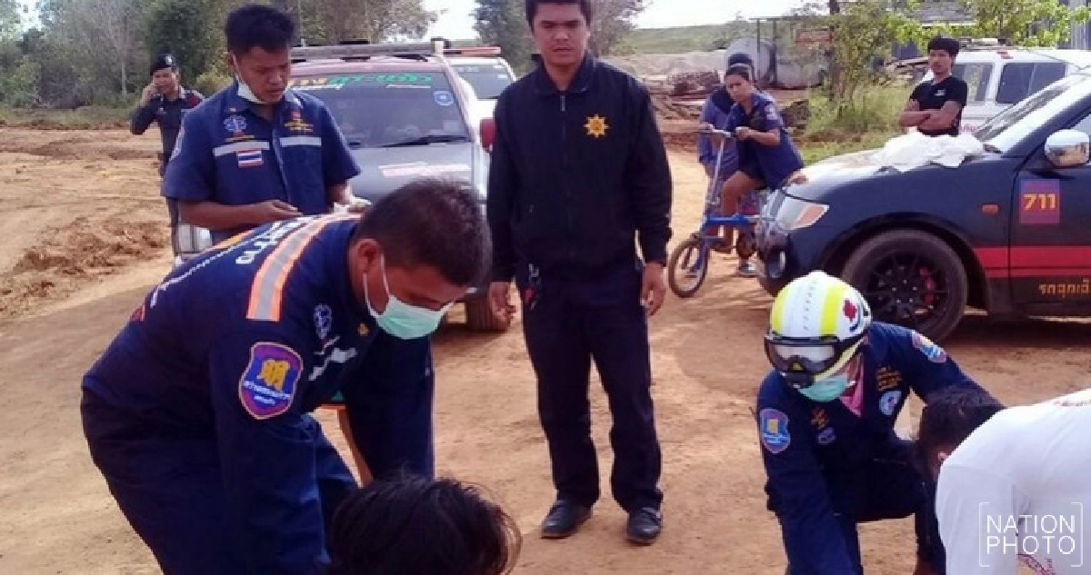 สลด !! รถชนหญิงวัย 53 ปีดับคาที่