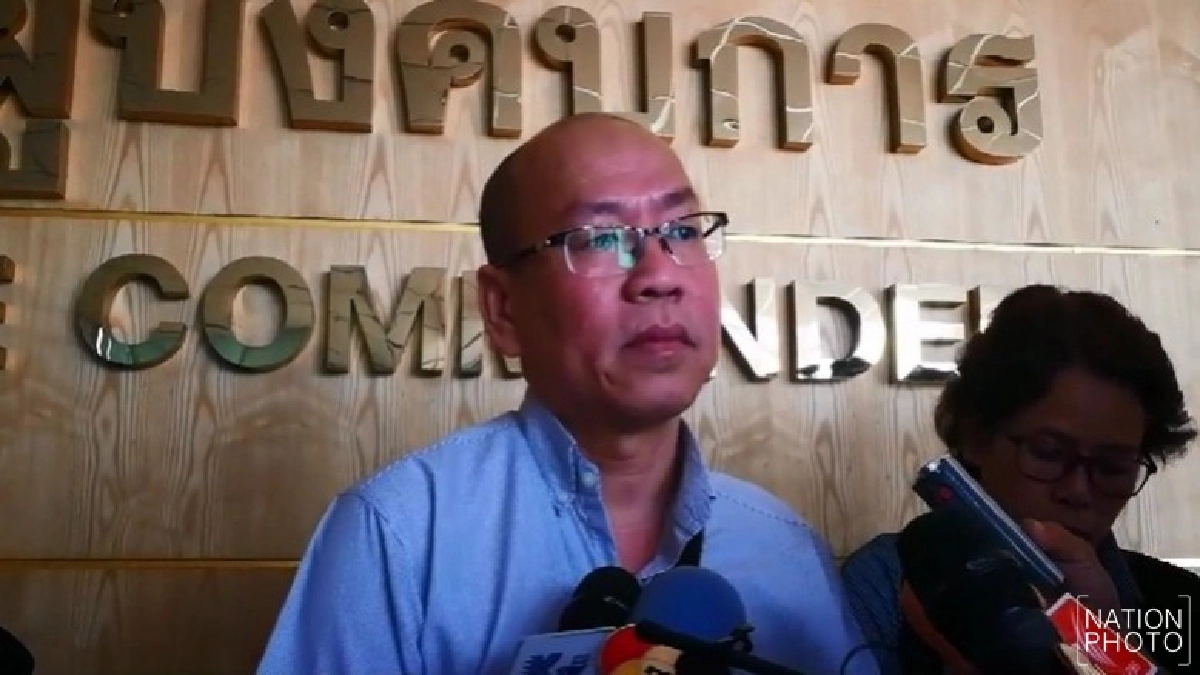 ‘อัจฉริยะ’หอบเอกสารพบตร.แฉ‘ครูจอมทรัพย์’ ‘อัจฉริยะ’หอบเอกสารพบตร.แฉ‘ครูจอมทรัพย์’