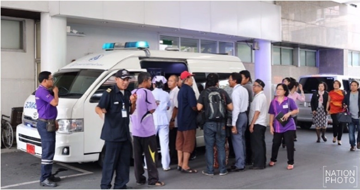 ญาติ-นักการเมือง รับศพ 'สุรินทร์ พิศสุวรรณ' ญาติ-นักการเมือง รับศพ 'สุรินทร์ พิศสุวรรณ'