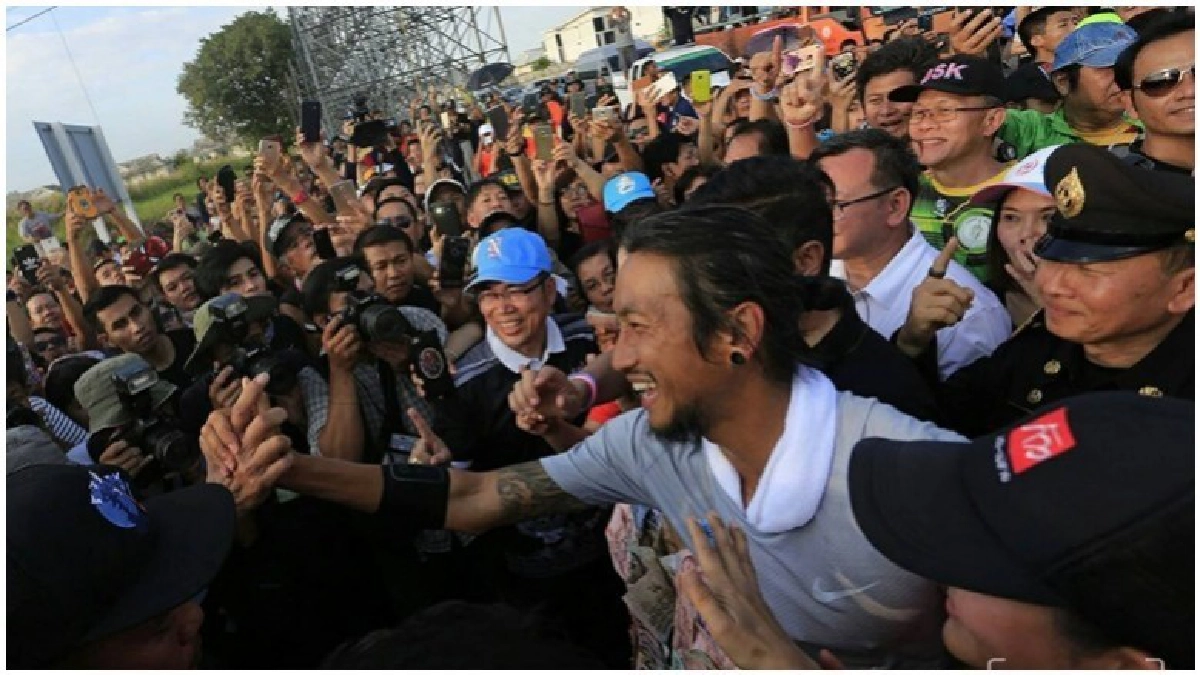 "พี่ตูน"และทีม"ก้าว"วิ่งสู่กทม.(ภาพชุด)