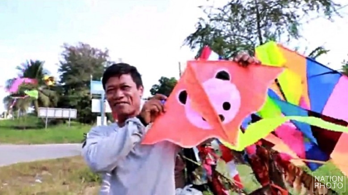 ทำว่าวขายริมทางเสริมรายได้หน้าหนาว ทำว่าวขายริมทางเสริมรายได้หน้าหนาว
